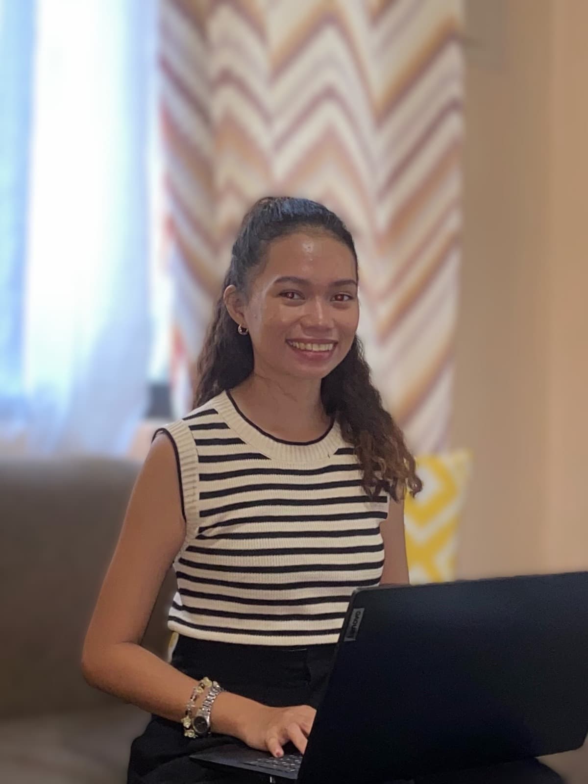 Alyssa working as Virtual Assistant